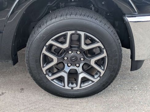 Used 2025 RAM 1500 Laramie AWD/4WD image 10