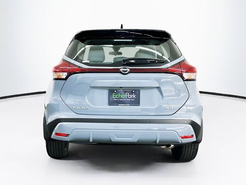 Used 2024 Nissan Kicks SR w/ SR Premium Package FWD image 7