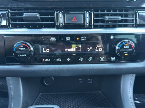 Used 2022 Nissan Pathfinder S image 23