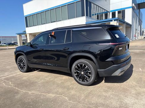 New 2026 Chevrolet Traverse LT w/ Sun and Wheel Package FWD image 17