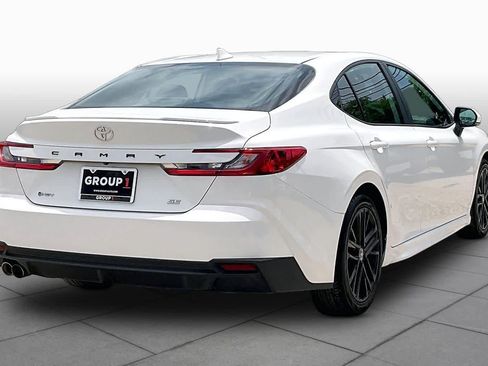 Used 2025 Toyota Camry SE FWD image 13