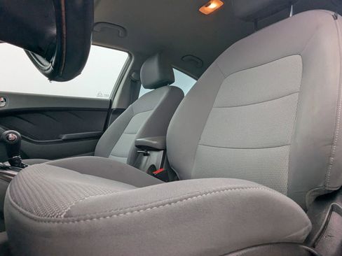 Used 2017 Kia Forte LX FWD image 10