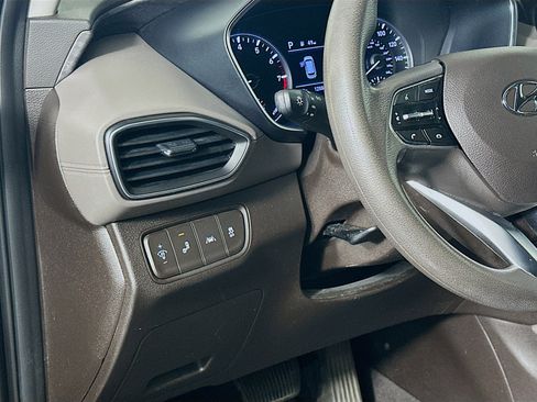 Used 2019 Hyundai Santa Fe SE image 17