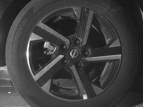 Used 2025 Nissan Sentra SV FWD image 15