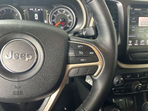 Used 2015 Jeep Cherokee Latitude w/ Cold Weather Group image 17