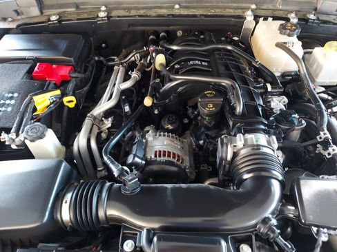 Used 2023 Jeep Gladiator Sport AWD/4WD image 30