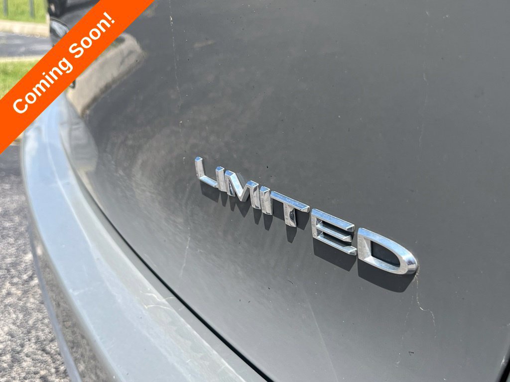 Used 2022 Chrysler Pacifica Limited FWD image 11
