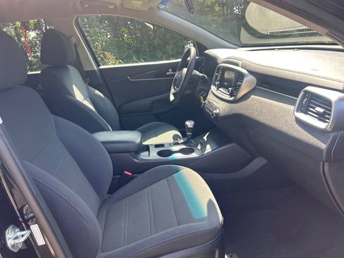 Used 2020 Kia Sorento LX FWD image 20