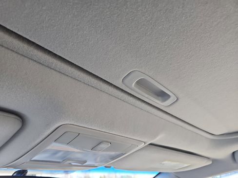 Used 2006 Toyota Avalon XLS image 24