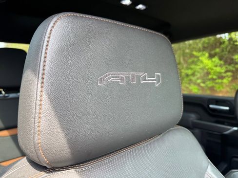 Used 2022 GMC Sierra 2500 AT4 image 14