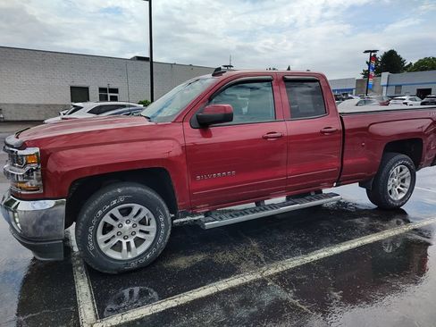 Used 2018 Chevrolet Silverado 1500 LT w/ All Star Edition AWD/4WD image 8
