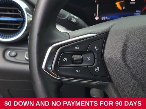 Used 2025 Chevrolet Trax LT w/ LT Convenience Package FWD image 19