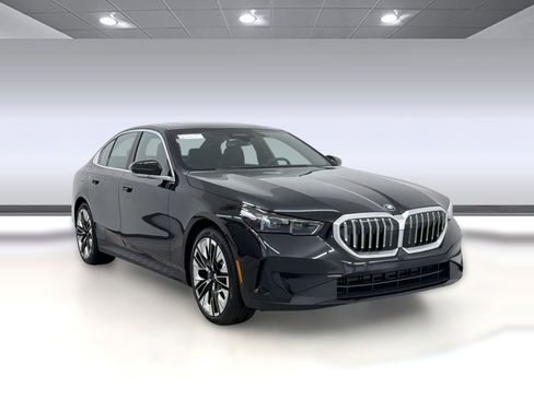 New 2026 BMW 530i RWD image 7