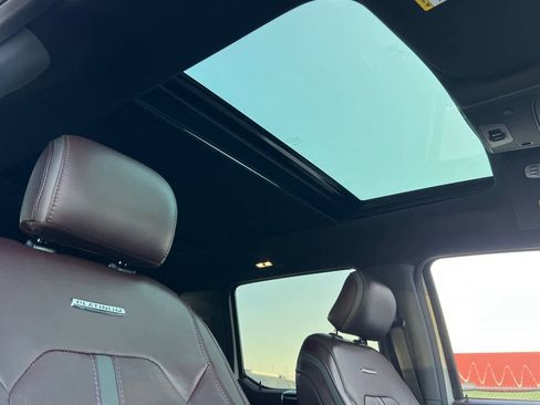 Used 2017 Ford F150 Platinum w/ Equipment Group 701A Luxury image 17