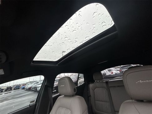 Used 2024 Buick Envista Avenir image 27