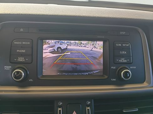 Used 2017 Kia Optima LX FWD image 8