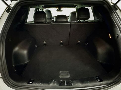 Used 2025 Jeep Compass Limited image 27