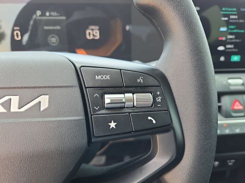 Used 2025 Kia K4 FWD image 22