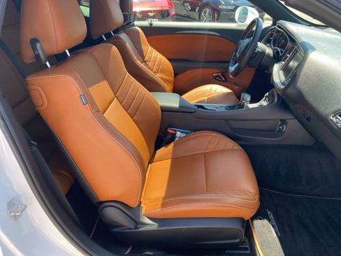Used 2016 Dodge Challenger SRT Hellcat RWD image 25