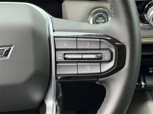 Used 2024 Chevrolet Colorado ZR2 w/ Technology Package image 16