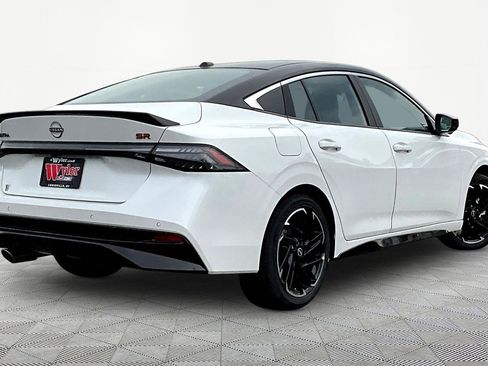 New 2026 Nissan Sentra SR FWD image 7