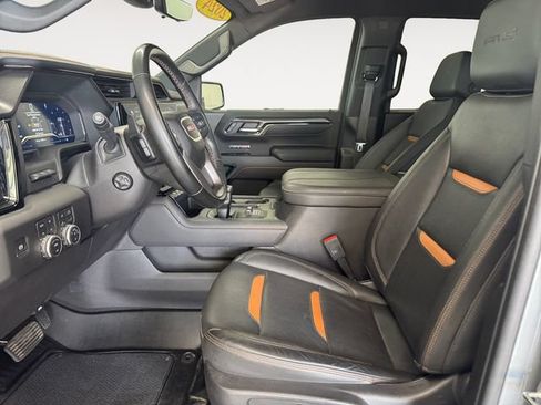 Used 2024 GMC Sierra 1500 AT4 w/ Technology Package AWD/4WD image 8