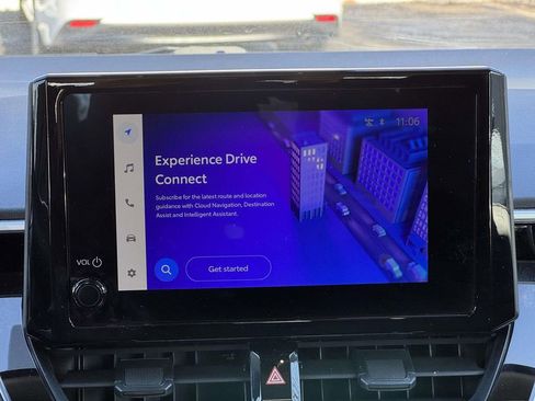 Used 2025 Toyota Corolla LE image 3