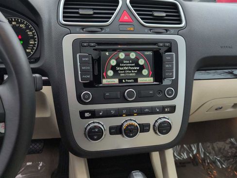 Used 2013 Volkswagen Eos Lux image 26