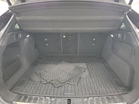 Used 2023 Jaguar F-PACE S image 8