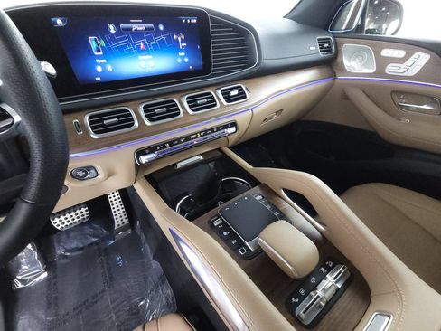 Used 2026 Mercedes-Benz GLS 580 4MATIC image 15
