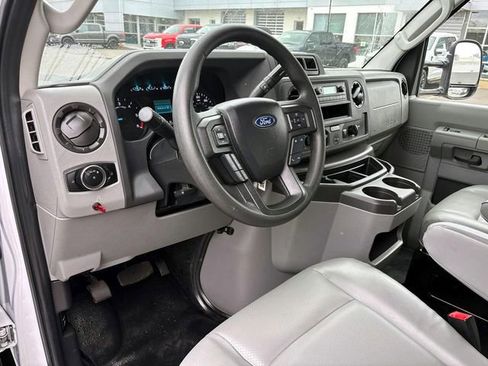 Used 2024 Ford E-350 and Econoline 350 Super Duty w/ Power Windows & Locks Group image 10