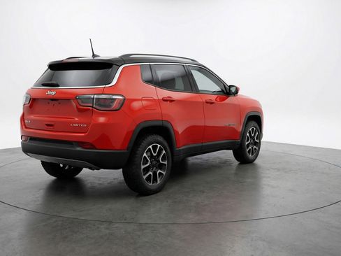 Used 2025 Jeep Compass Trailhawk AWD/4WD image 9
