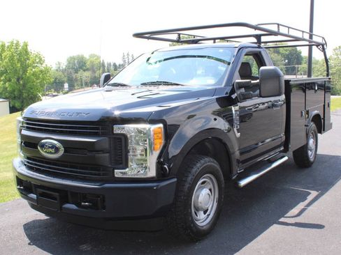 Used 2017 Ford F250 XL RWD image 4
