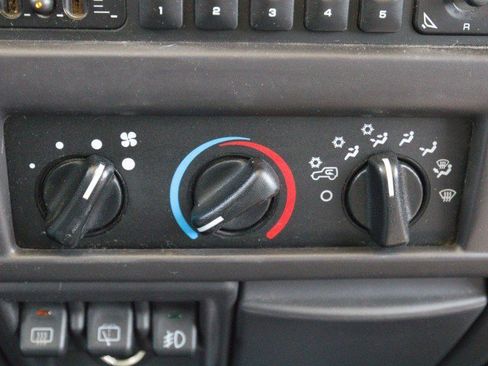 Used 2000 Jeep Wrangler Sport AWD/4WD image 21