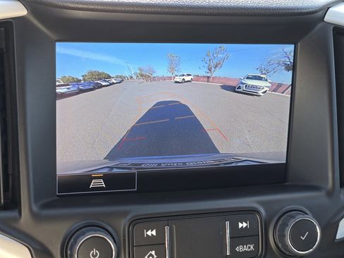 Used 2024 GMC Terrain SLT image 17