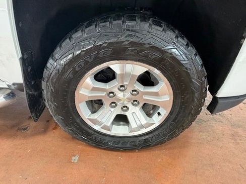Used 2018 Chevrolet Silverado 1500 LT w/ All Star Edition AWD/4WD image 8