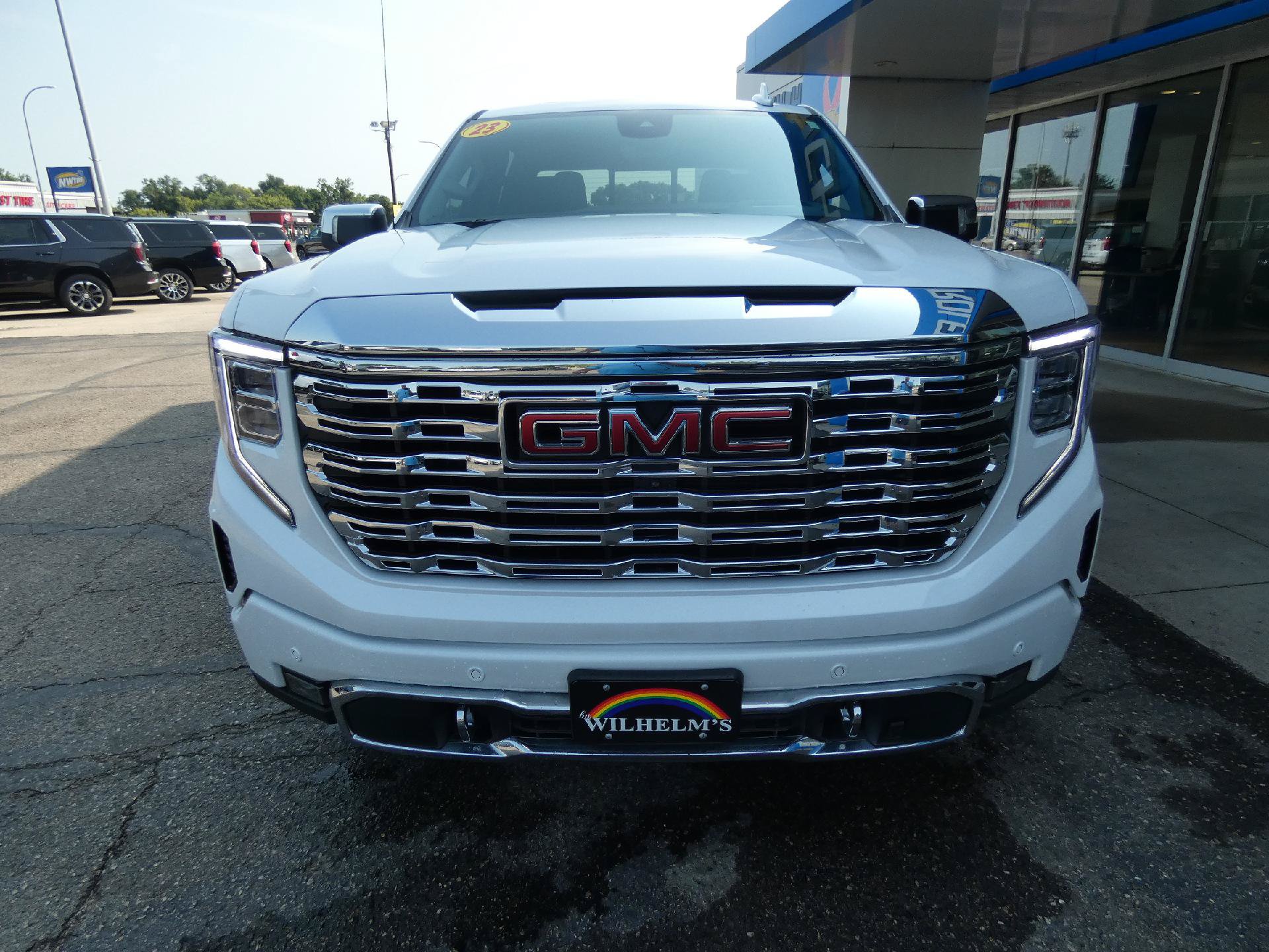 Certified 2023 GMC Sierra 1500 Denali w/ Denali Reserve Package AWD/4WD image 5