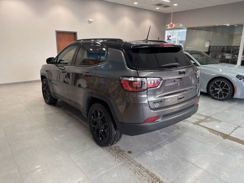 Used 2022 Jeep Compass Altitude w/ Sun and Sound Group image 3