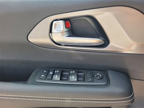 New 2026 Chrysler Voyager LX image 20