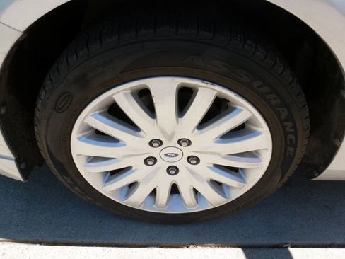 Used 2010 Ford Fusion Hybrid FWD image 13