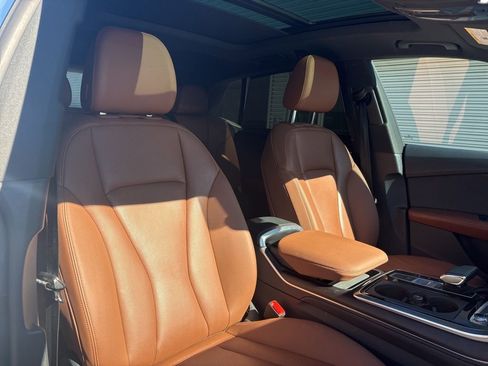 Used 2022 Audi Q8 Premium Plus image 16