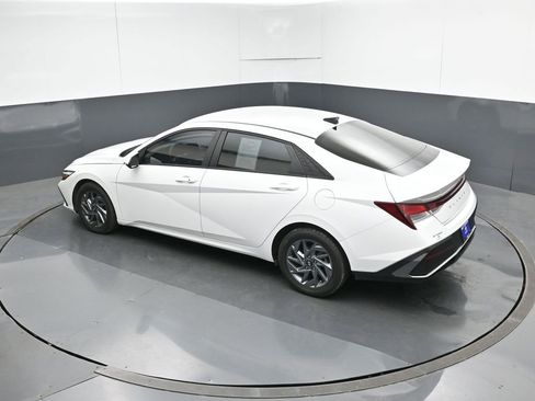 Used 2024 Hyundai Elantra SEL image 51