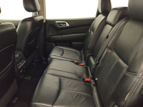 Used 2019 Nissan Pathfinder SL w/ SL Premium Package FWD image 18