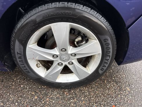 Used 2013 Hyundai Elantra GLS w/ Preferred Pkg image 10