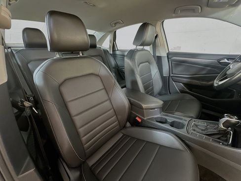 Used 2024 Volkswagen Jetta SE image 25