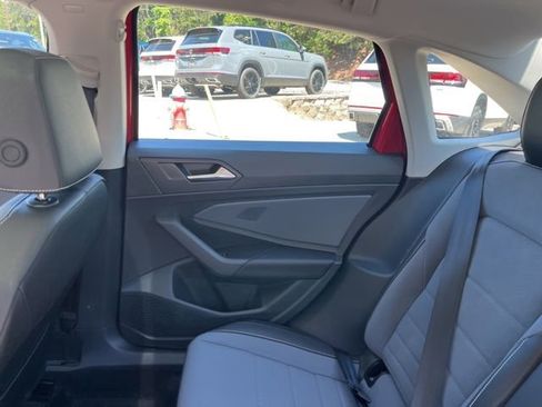 New 2026 Volkswagen Jetta SE FWD image 13