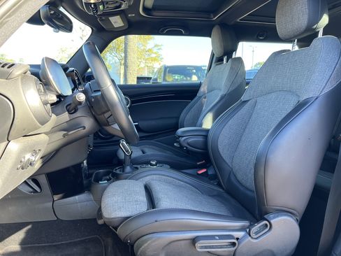 Certified 2023 MINI Cooper SE image 16