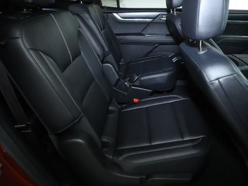 Used 2024 GMC Acadia Elevation FWD image 30