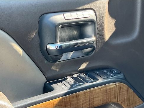 Used 2017 GMC Sierra 1500 SLT w/ SLT Premium Package RWD image 18