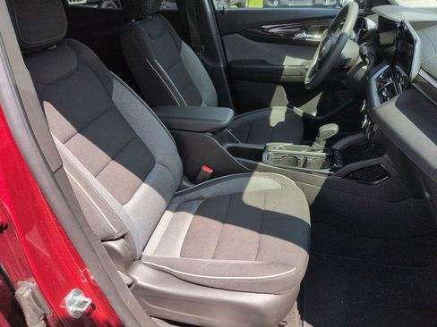 Used 2025 Chevrolet TrailBlazer LT AWD/4WD image 33